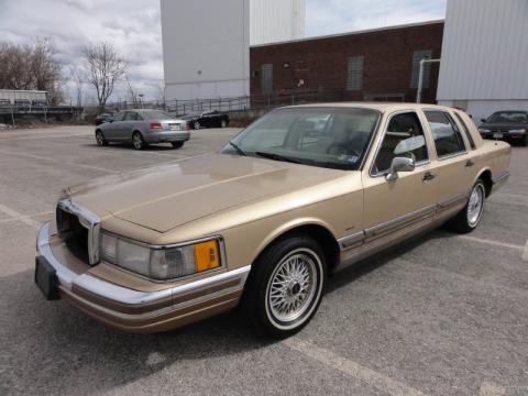 1990 Lincoln Town Car Cartier Data, Info and Specs