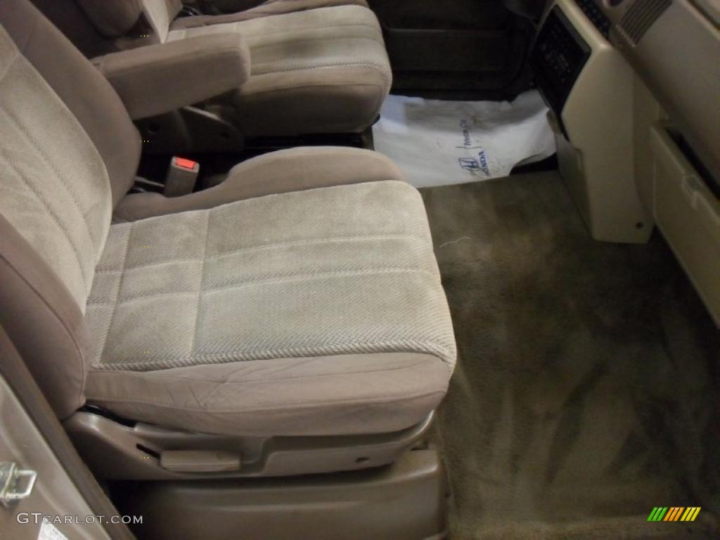 1993 MPV  - Elegant Beige Metallic / Beige photo #23
