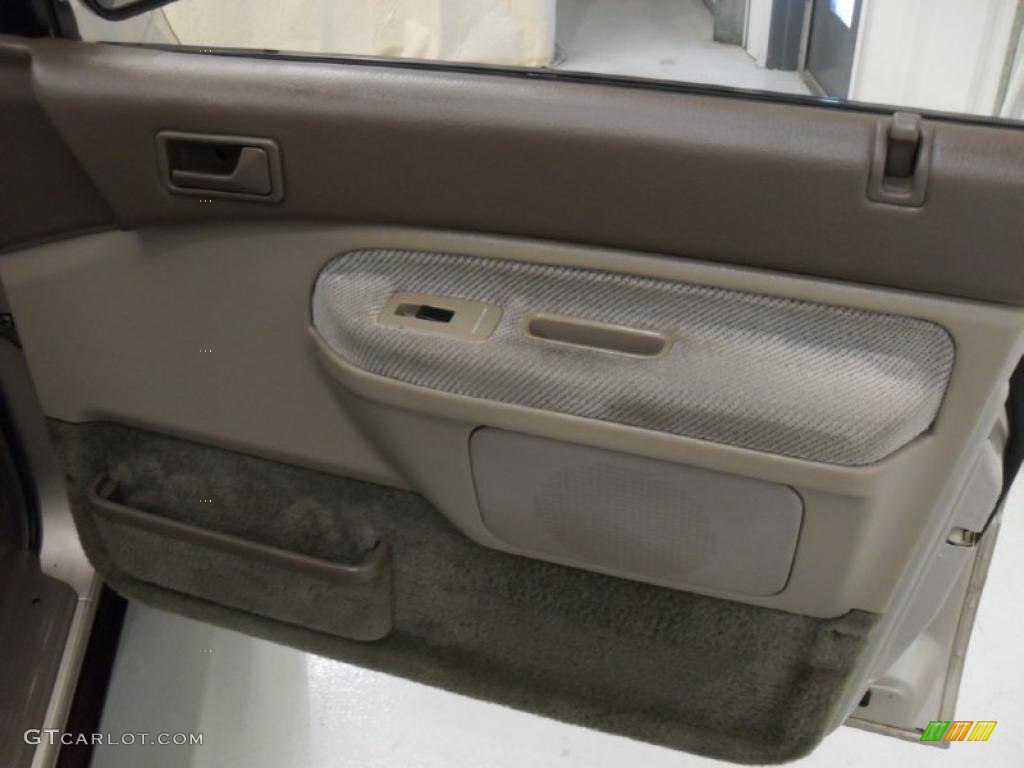1993 MPV  - Elegant Beige Metallic / Beige photo #25