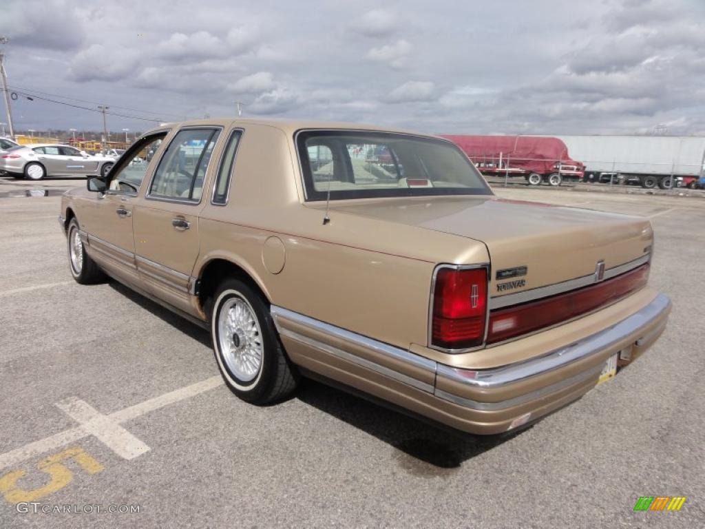Bisque Frost Metallic 1990 Lincoln Town Car Cartier Exterior Photo #46341147