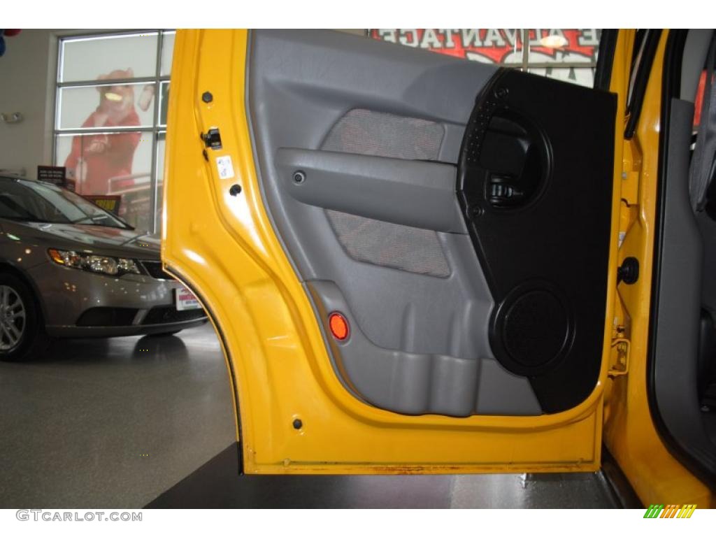 2002 Aztek  - Aztec Yellow / Dark Gray photo #35
