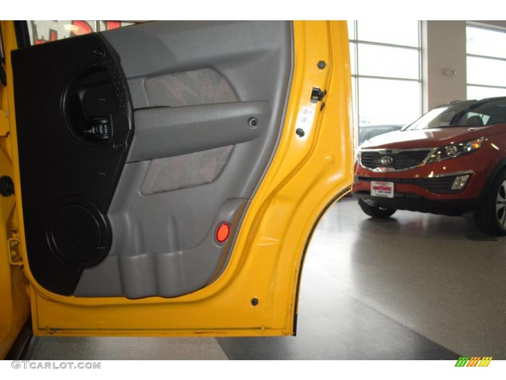 2002 Aztek  - Aztec Yellow / Dark Gray photo #37