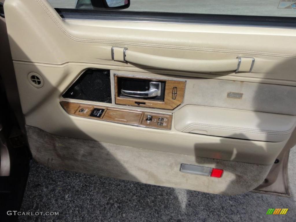 1990 Lincoln Town Car Cartier Bisque Door Panel Photo #46341261