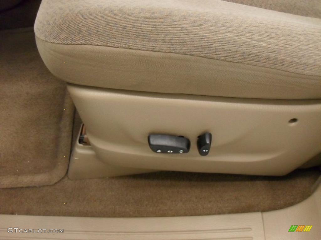 2001 Grand Caravan Sport - Champagne Pearl / Sandstone photo #8