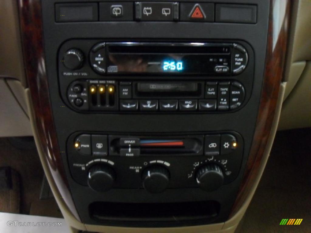 2001 Grand Caravan Sport - Champagne Pearl / Sandstone photo #13