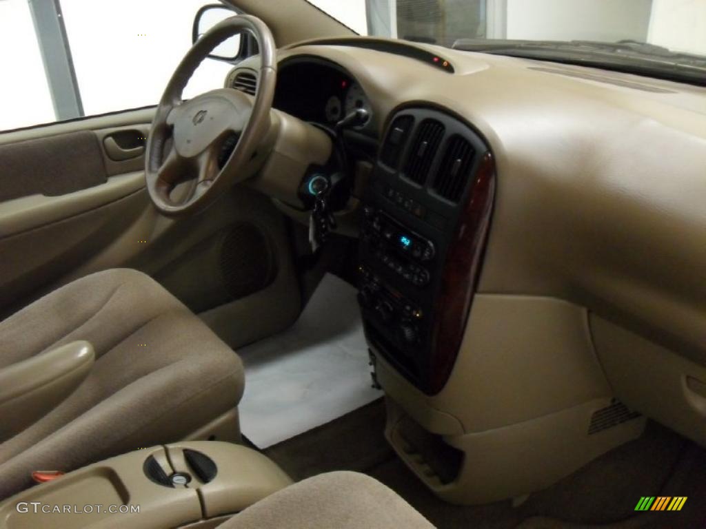 2001 Grand Caravan Sport - Champagne Pearl / Sandstone photo #24