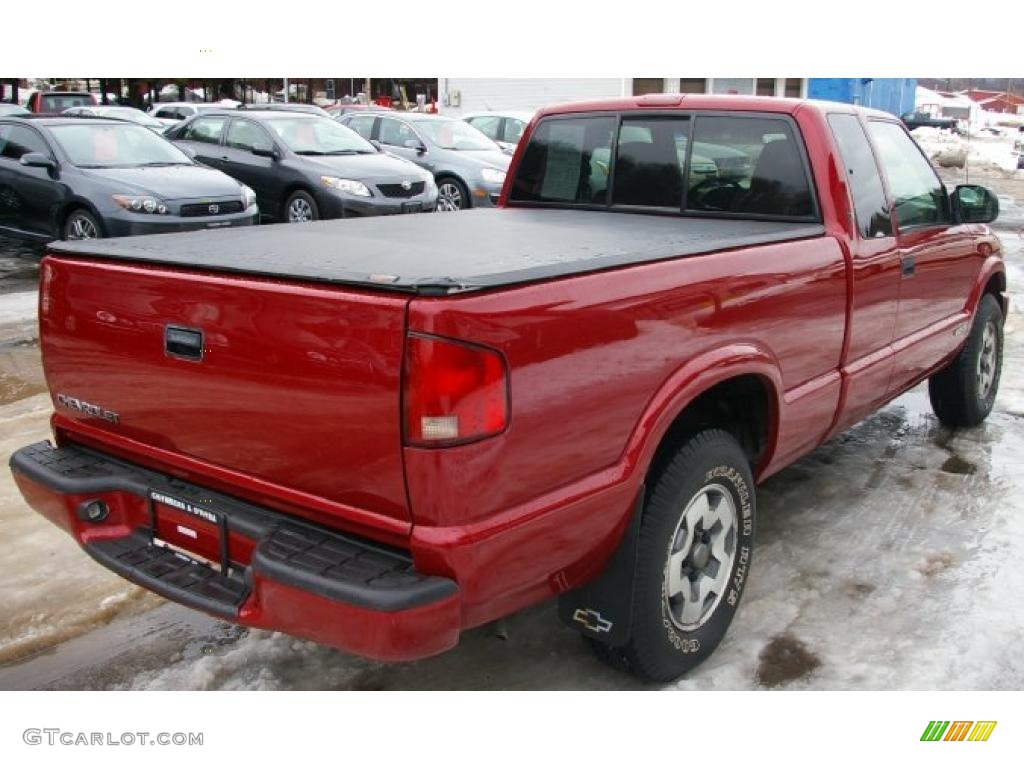 Dark Cherry Red Metallic 2000 Chevrolet S10 LS Extended Cab 4x4 Exterior Photo #46342389