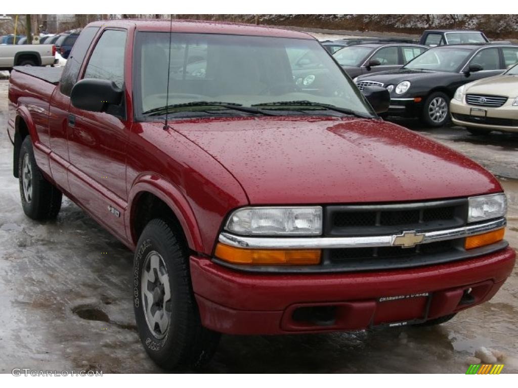 Dark Cherry Red Metallic 2000 Chevrolet S10 LS Extended Cab 4x4 Exterior Photo #46342398