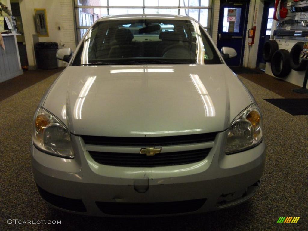 2005 Cobalt LS Sedan - Ultra Silver Metallic / Gray photo #1