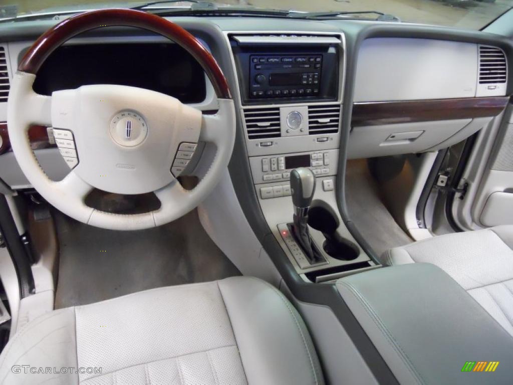 Dove Grey Interior 2004 Lincoln Aviator Luxury AWD Photo #46342971