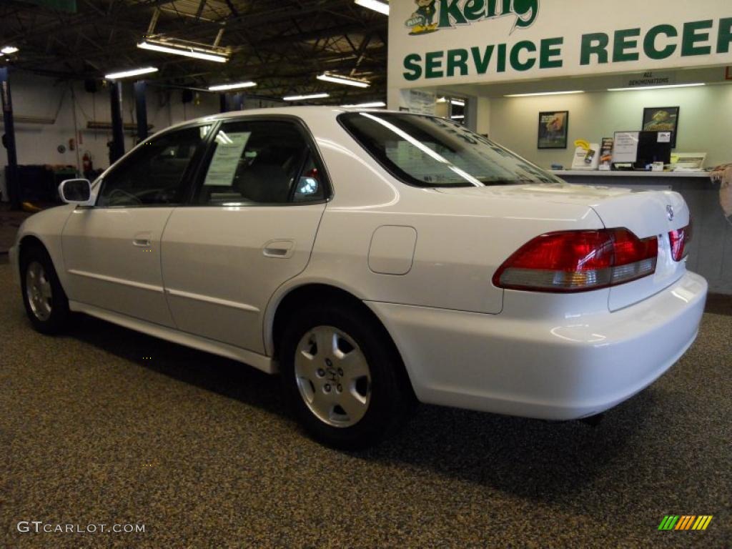 2002 Accord EX V6 Sedan - Taffeta White / Ivory photo #3