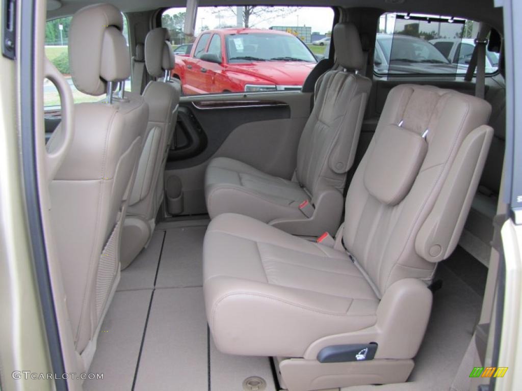 Dark Frost Beige/Medium Frost Beige Interior 2011 Chrysler Town & Country Limited Photo #46343457