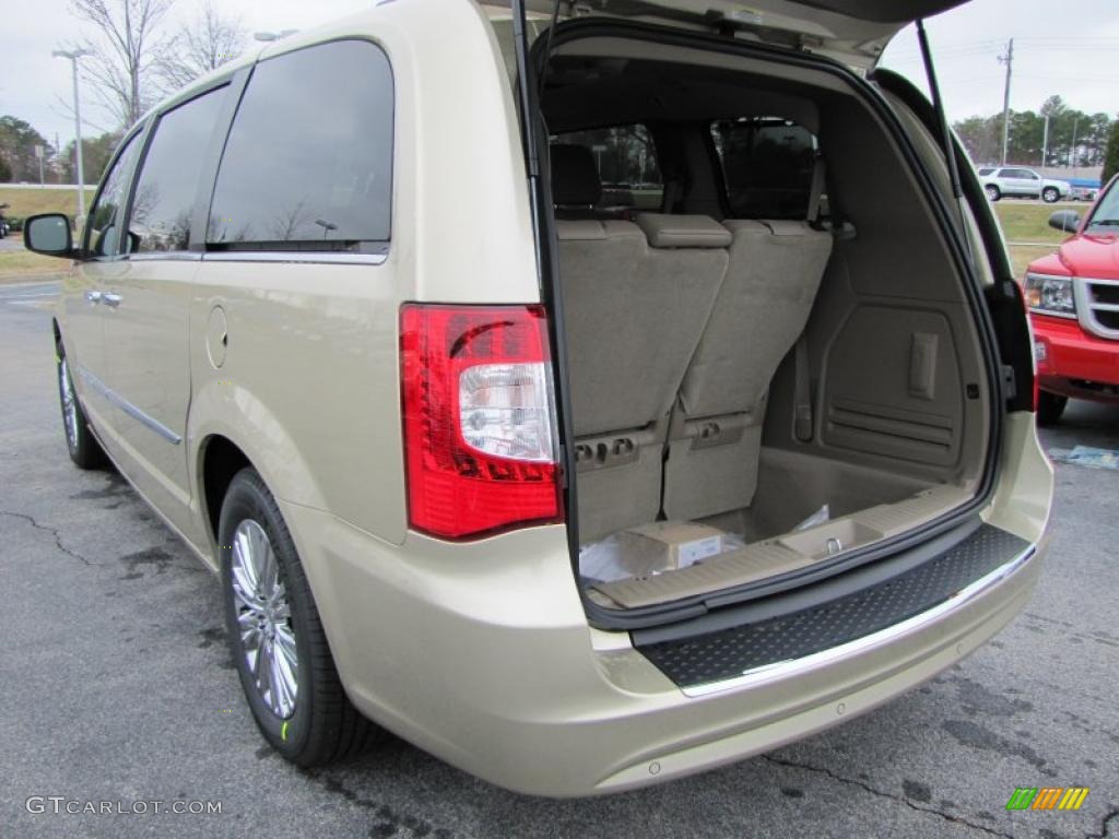 2011 Chrysler Town & Country Limited Trunk Photo #46343460