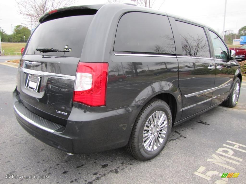 Dark Charcoal Pearl 2011 Chrysler Town & Country Limited Exterior Photo #46343514
