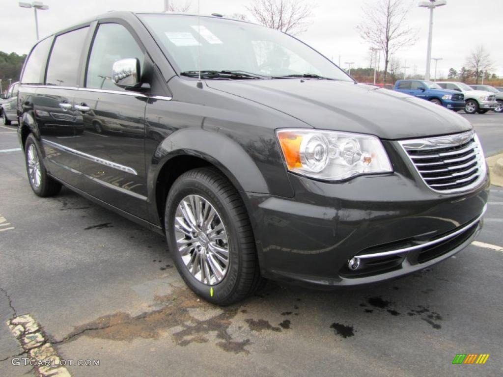 Dark Charcoal Pearl 2011 Chrysler Town & Country Limited Exterior Photo #46343517