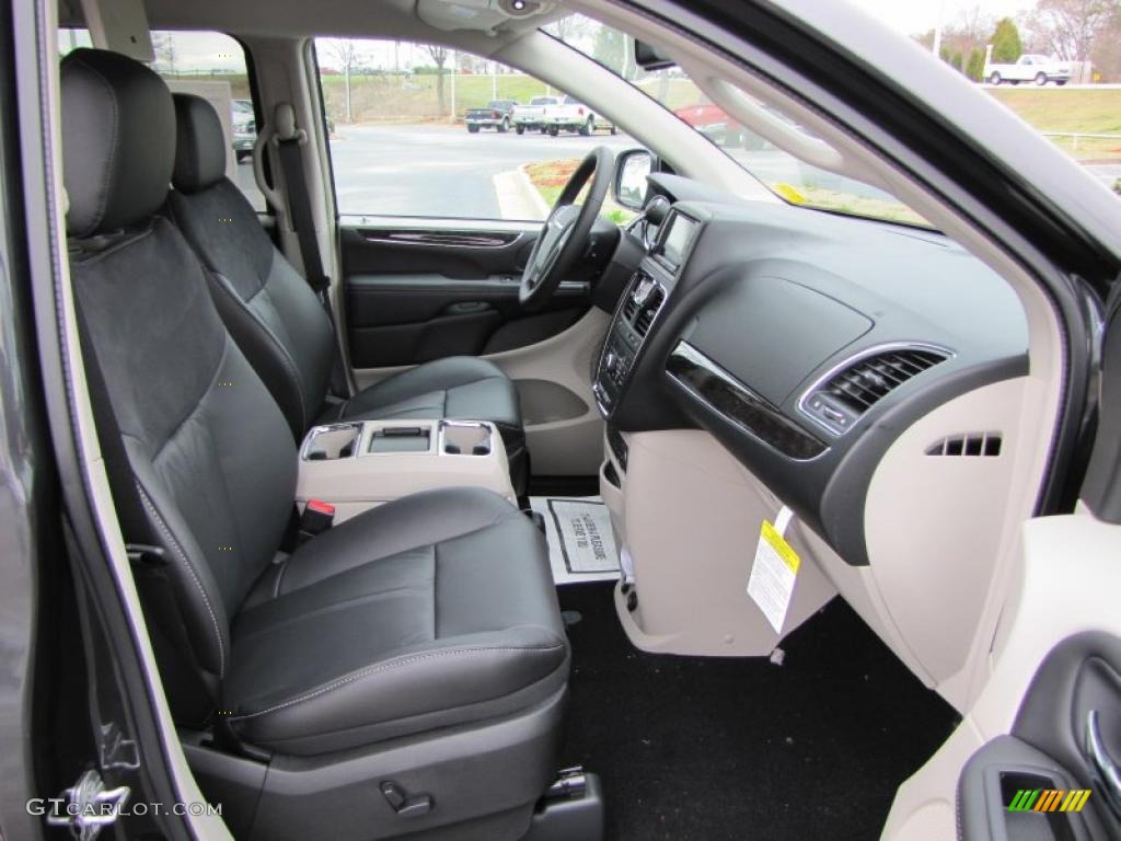 Black/Light Graystone Interior 2011 Chrysler Town & Country Limited Photo #46343550
