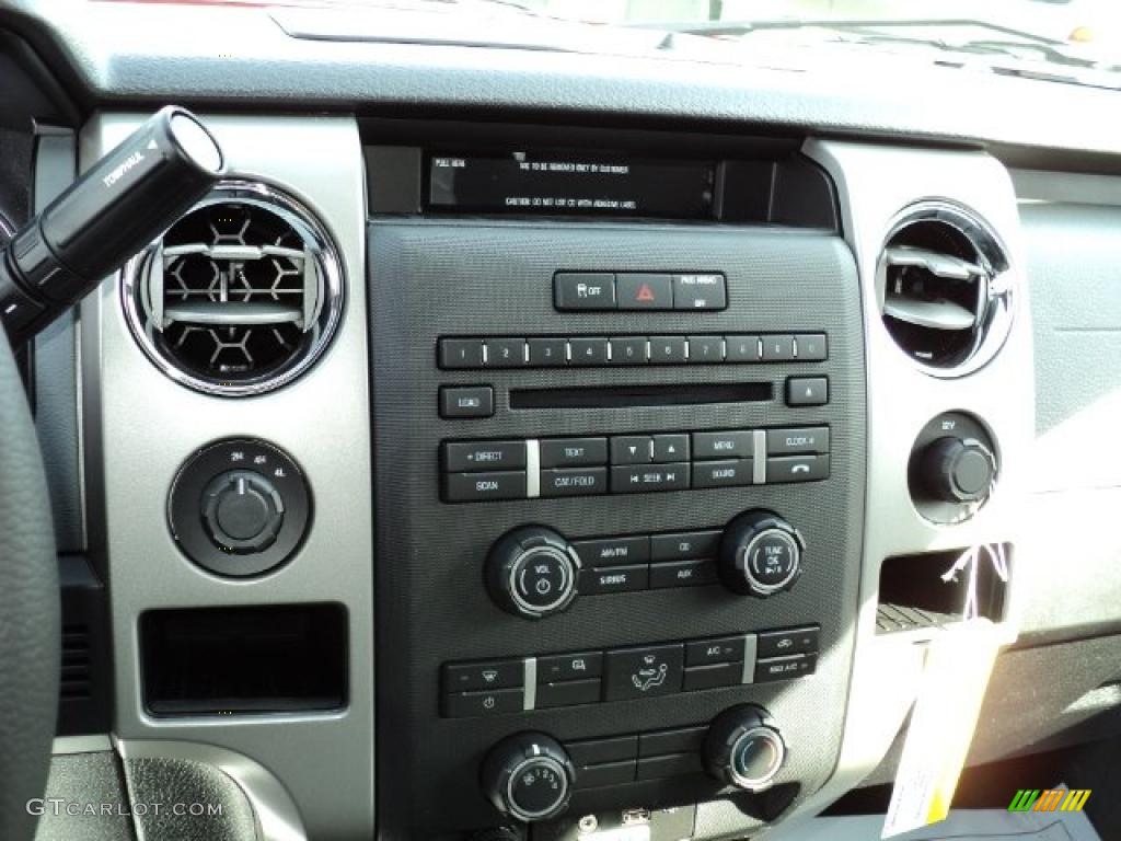 2011 Ford F150 XLT SuperCrew 4x4 Controls Photo #46347116