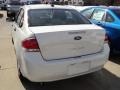 White Suede - Focus SE Sedan Photo No. 4