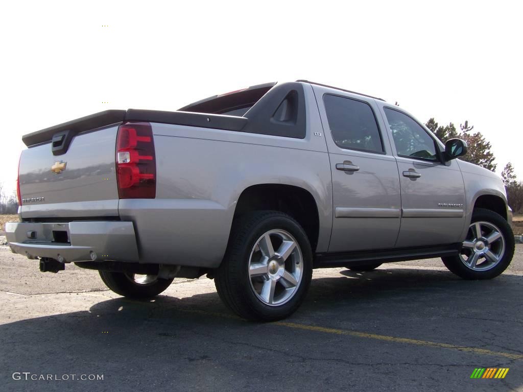 2007 Avalanche LTZ 4WD - Silver Birch Metallic / Ebony photo #4