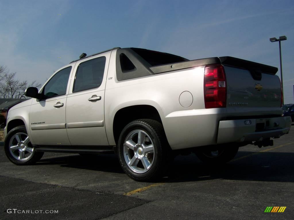 2007 Avalanche LTZ 4WD - Silver Birch Metallic / Ebony photo #7