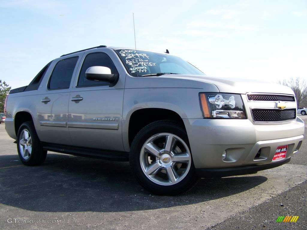 2007 Avalanche LTZ 4WD - Silver Birch Metallic / Ebony photo #9