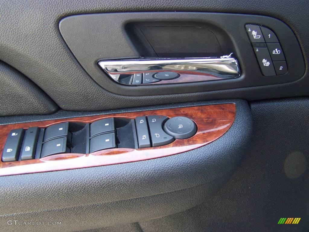 2007 Avalanche LTZ 4WD - Silver Birch Metallic / Ebony photo #11