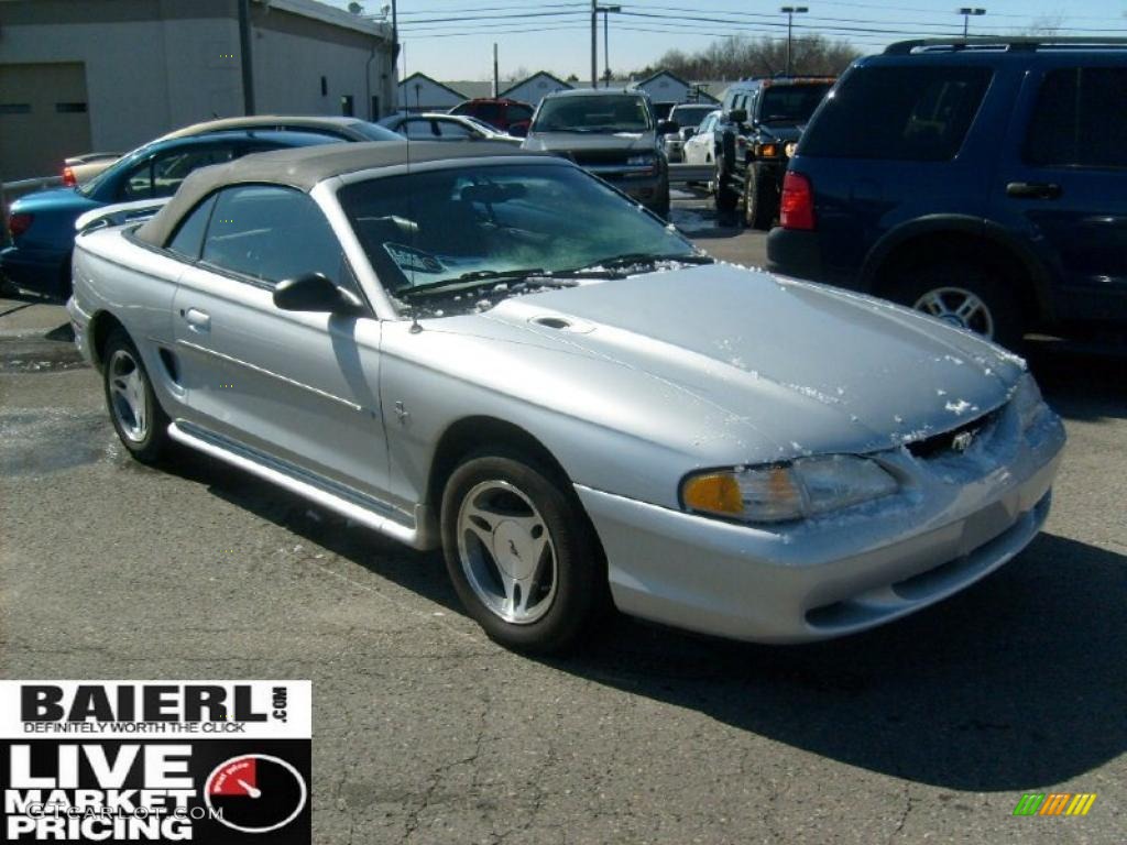 1998 Mustang V6 Convertible - Silver Metallic / Medium Graphite photo #1