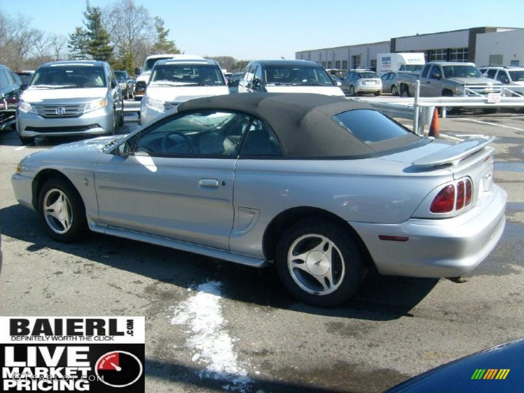 1998 Mustang V6 Convertible - Silver Metallic / Medium Graphite photo #4