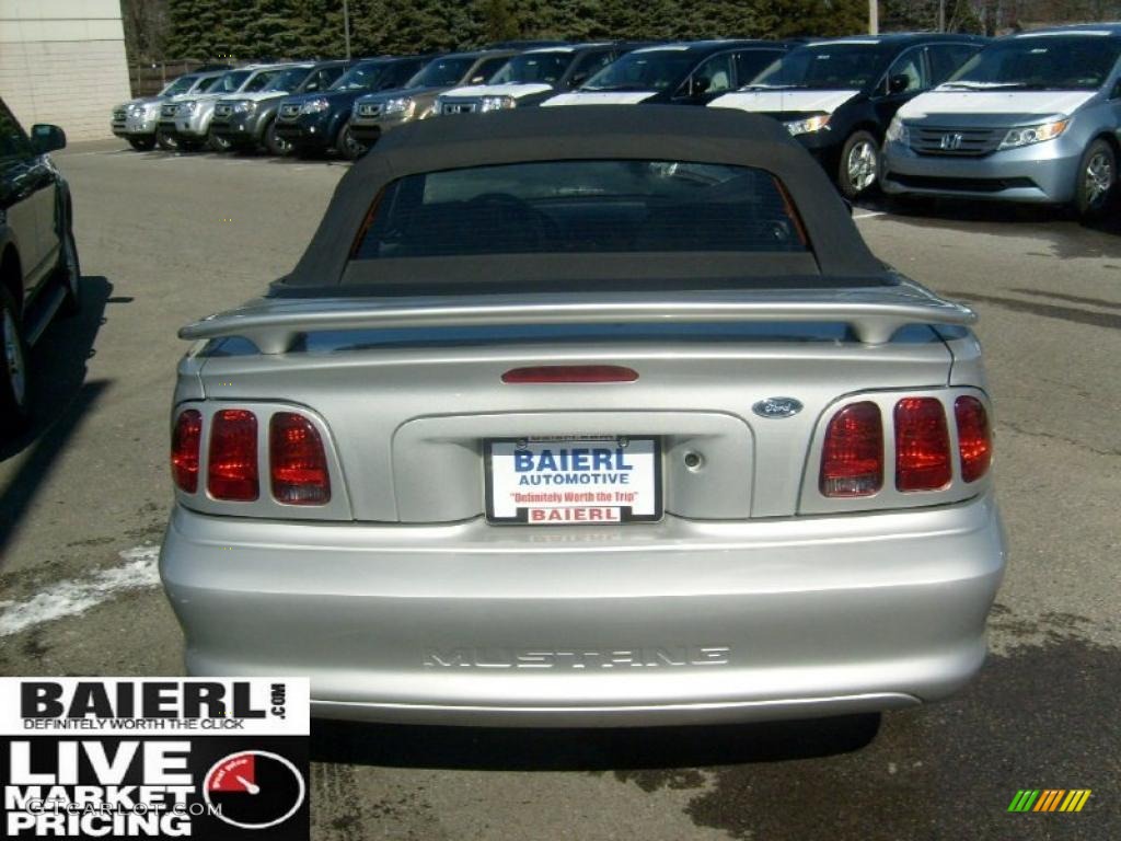 1998 Mustang V6 Convertible - Silver Metallic / Medium Graphite photo #5