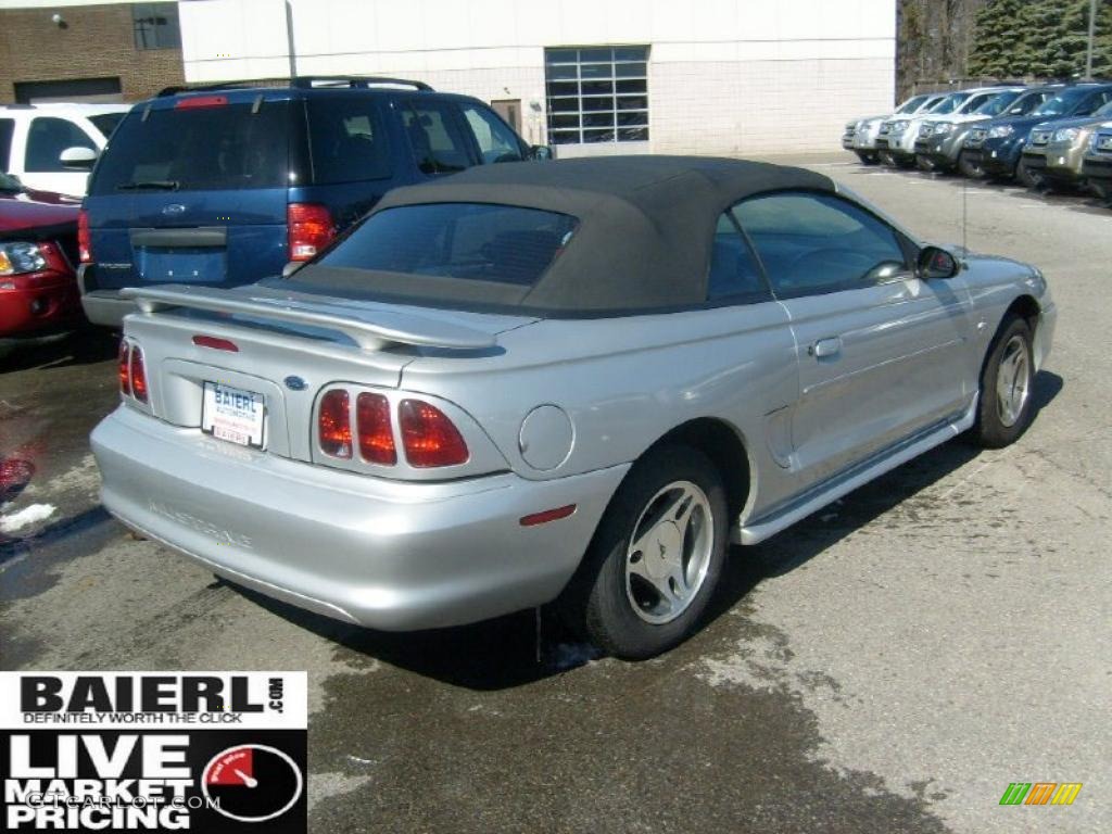 1998 Mustang V6 Convertible - Silver Metallic / Medium Graphite photo #6