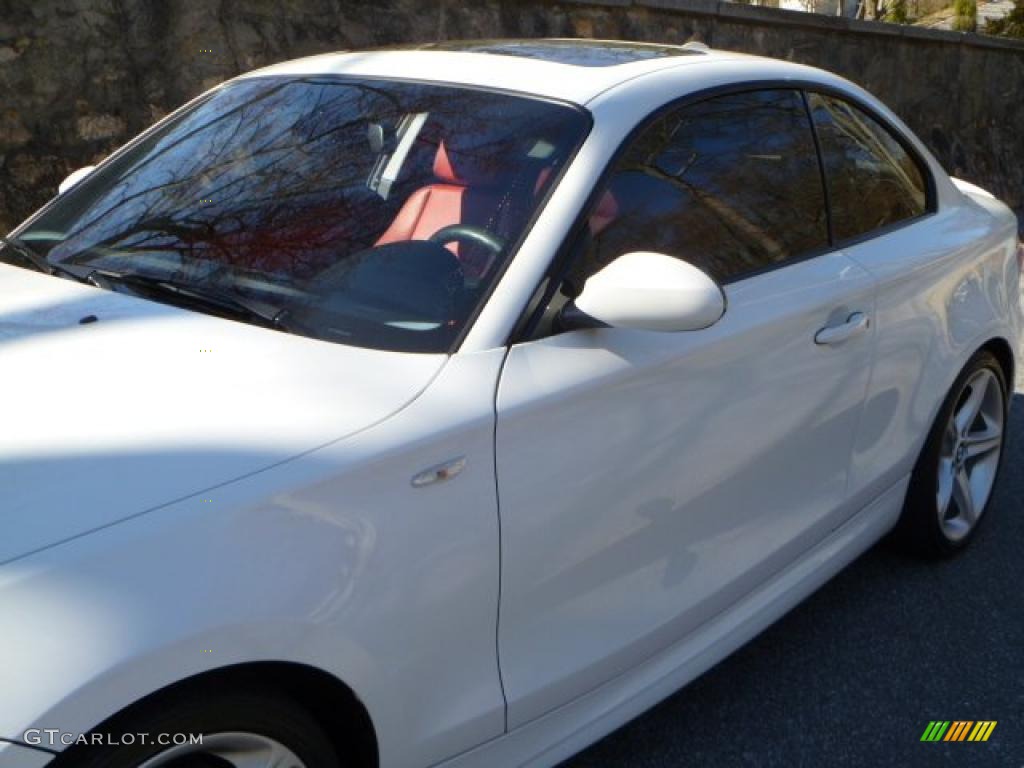 2008 1 Series 135i Coupe - Alpine White / Coral Red photo #16