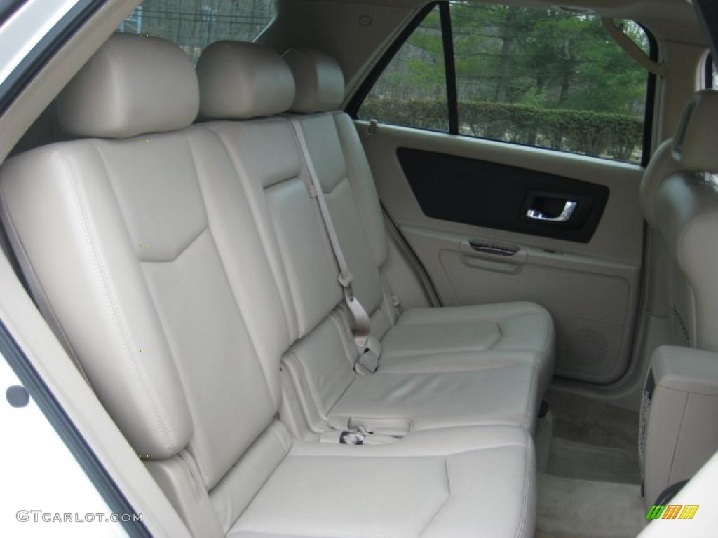 Light Neutral Interior 2004 Cadillac SRX V8 Photo #46352663