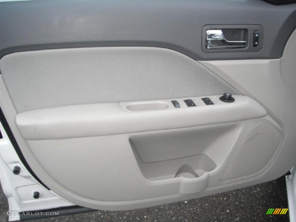 2011 Fusion SE - White Suede / Medium Light Stone photo #22