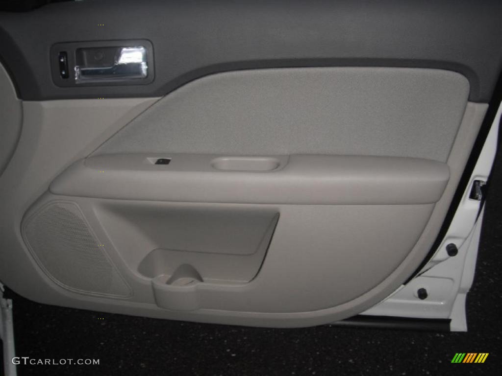 2011 Fusion SE - White Suede / Medium Light Stone photo #23