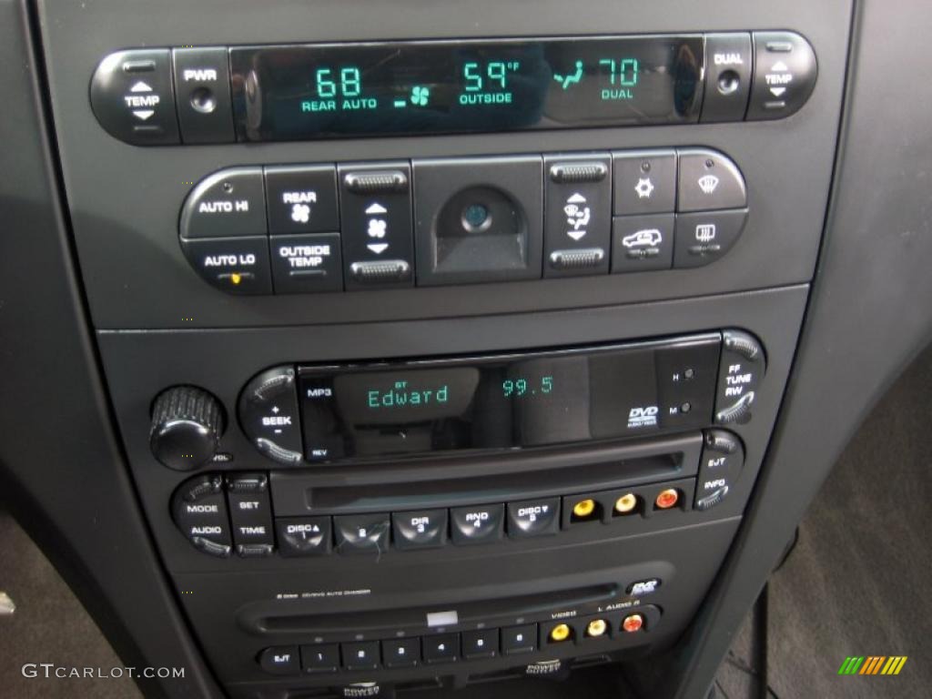 2007 Chrysler Pacifica Limited AWD Controls Photo #46354400
