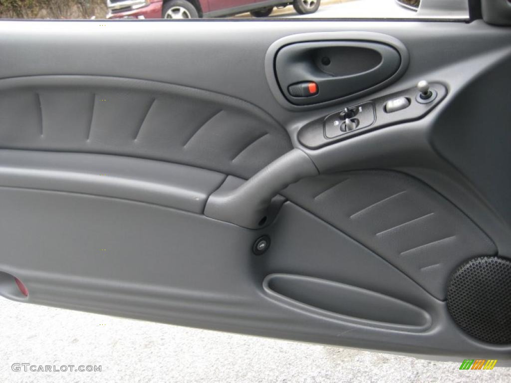 2002 Pontiac Grand Am GT Coupe Door Panel Photos