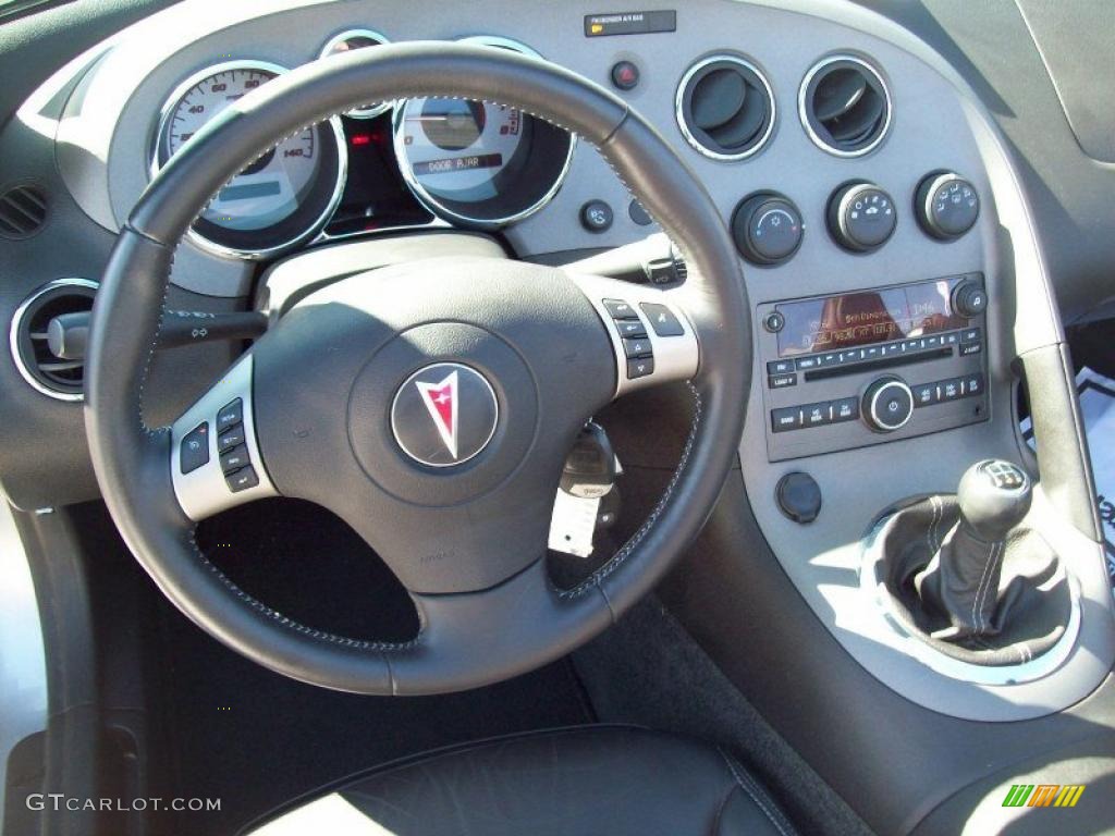 2007 Pontiac Solstice Roadster Ebony Dashboard Photo #46361327