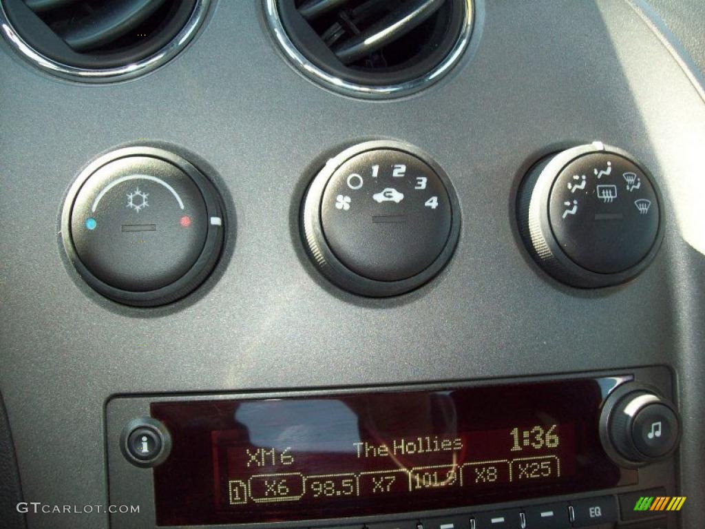 2007 Pontiac Solstice Roadster Controls Photo #46361504