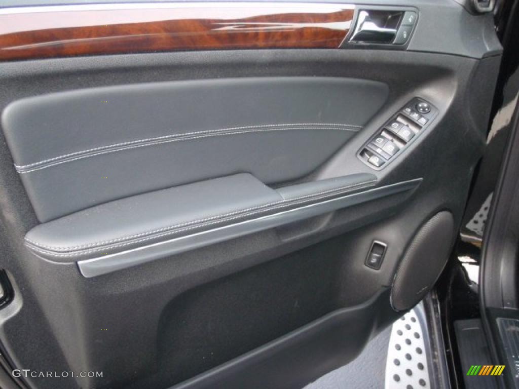 2011 Mercedes-Benz GL 450 4Matic Black Door Panel Photo #46361987