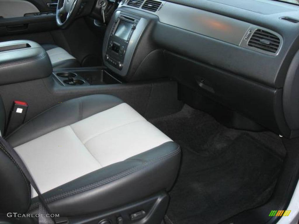 2007 Tahoe Z71 4x4 - Summit White / Light Titanium/Ebony photo #32