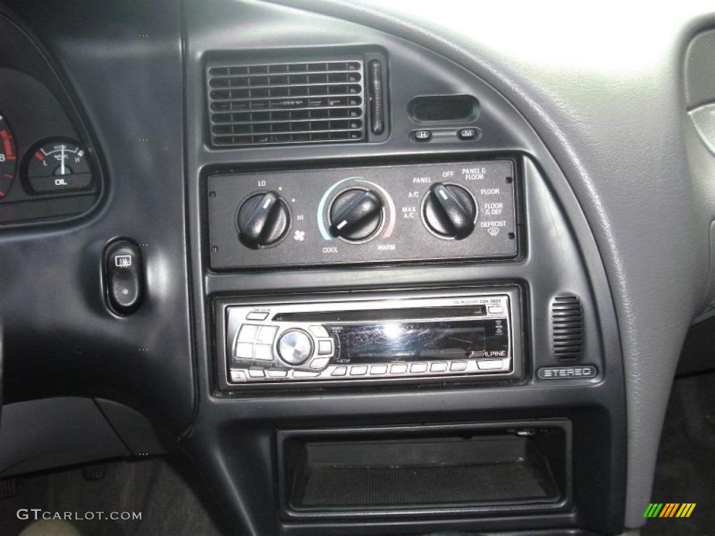 1996 Ford Thunderbird LX Controls Photos