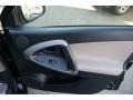 Black - RAV4 4WD Photo No. 16