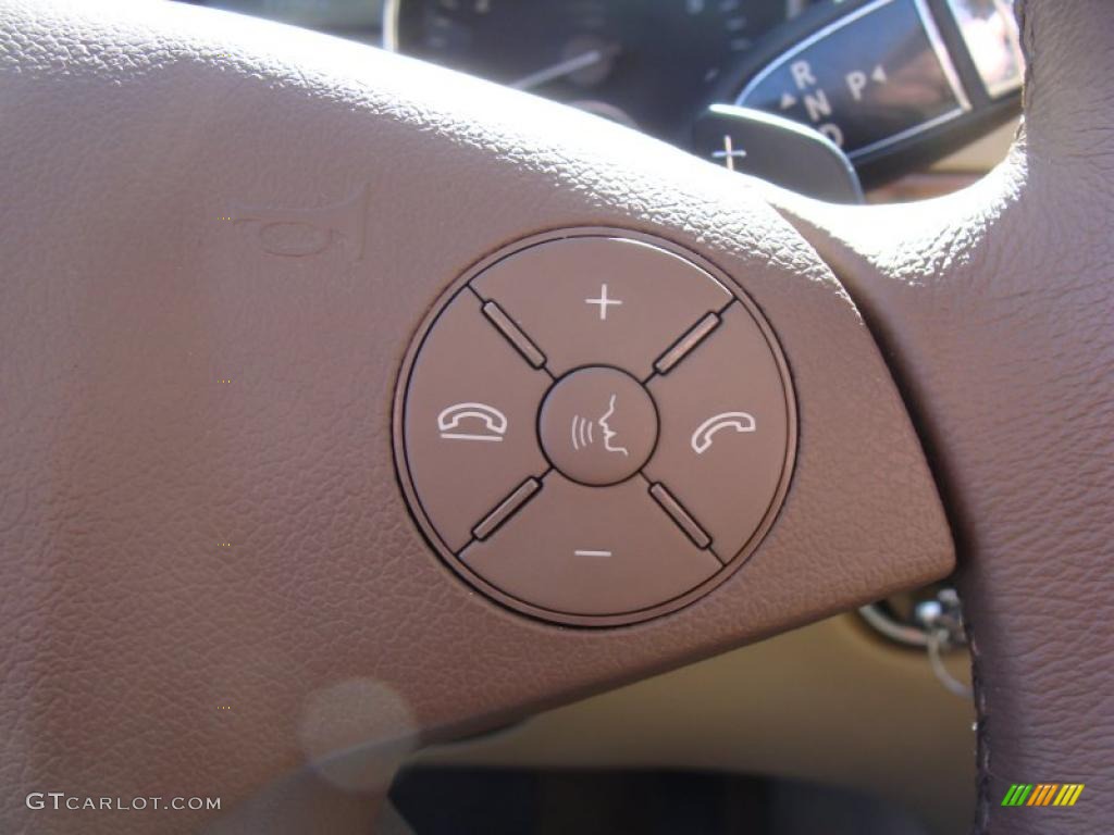 2009 Mercedes-Benz R 350 4Matic Controls Photo #46365473
