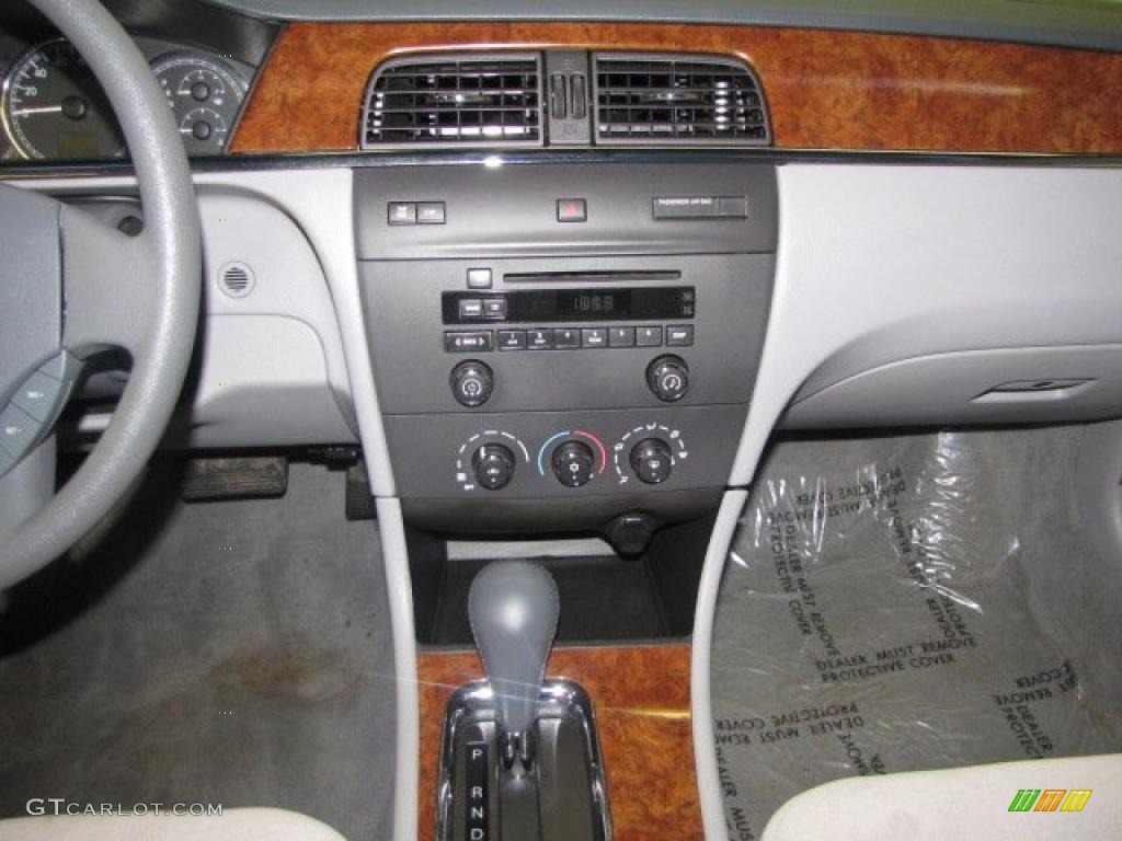 2006 Buick LaCrosse CX Controls Photo #46366566