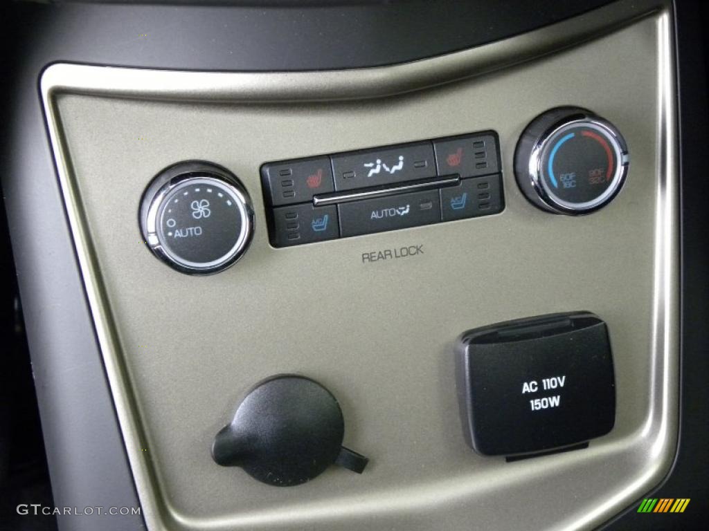 2010 Lincoln MKT FWD Controls Photo #46367418
