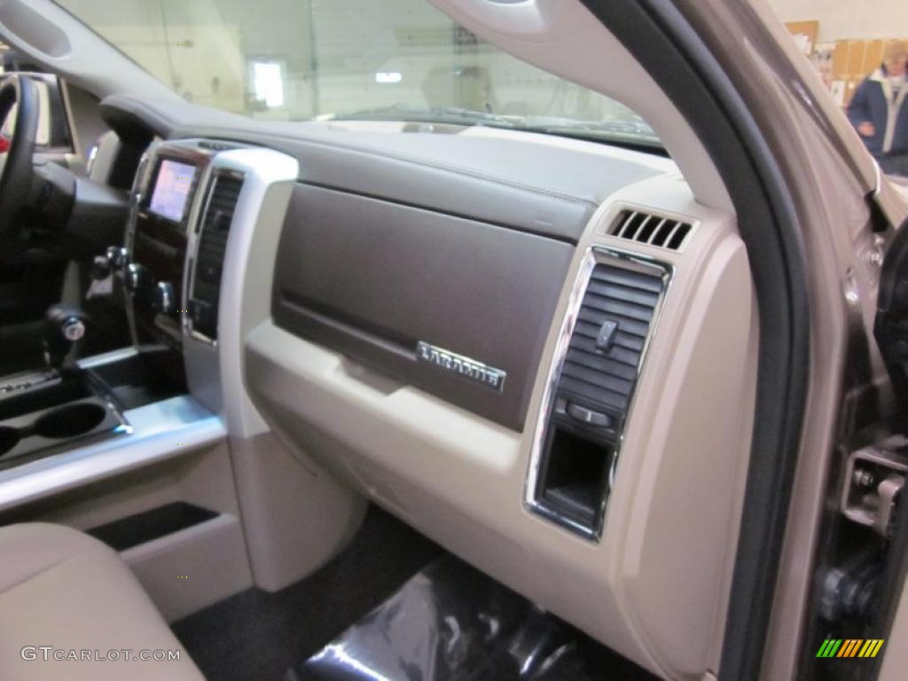 2010 Ram 1500 Laramie Crew Cab 4x4 - Austin Tan Pearl / Light Pebble Beige/Bark Brown photo #23