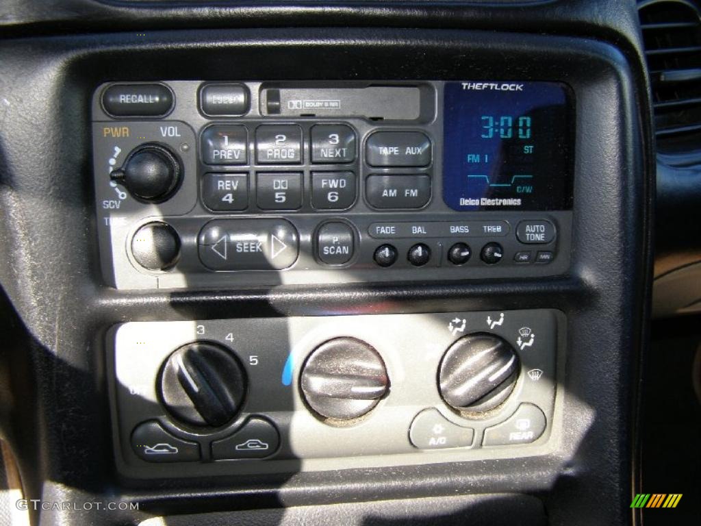 1999 Chevrolet Corvette Coupe Controls Photo #46373289