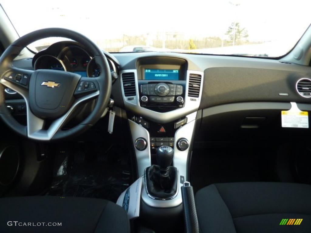 2011 Chevrolet Cruze ECO Jet Black Dashboard Photo #46378032