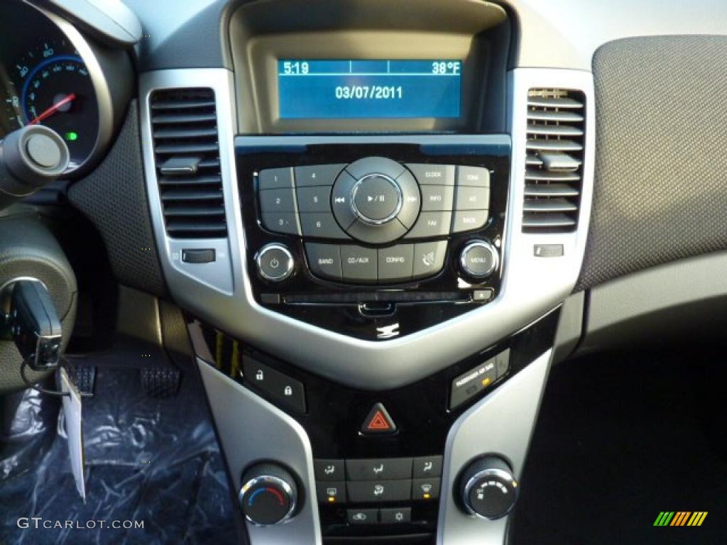 2011 Chevrolet Cruze ECO Controls Photo #46378110