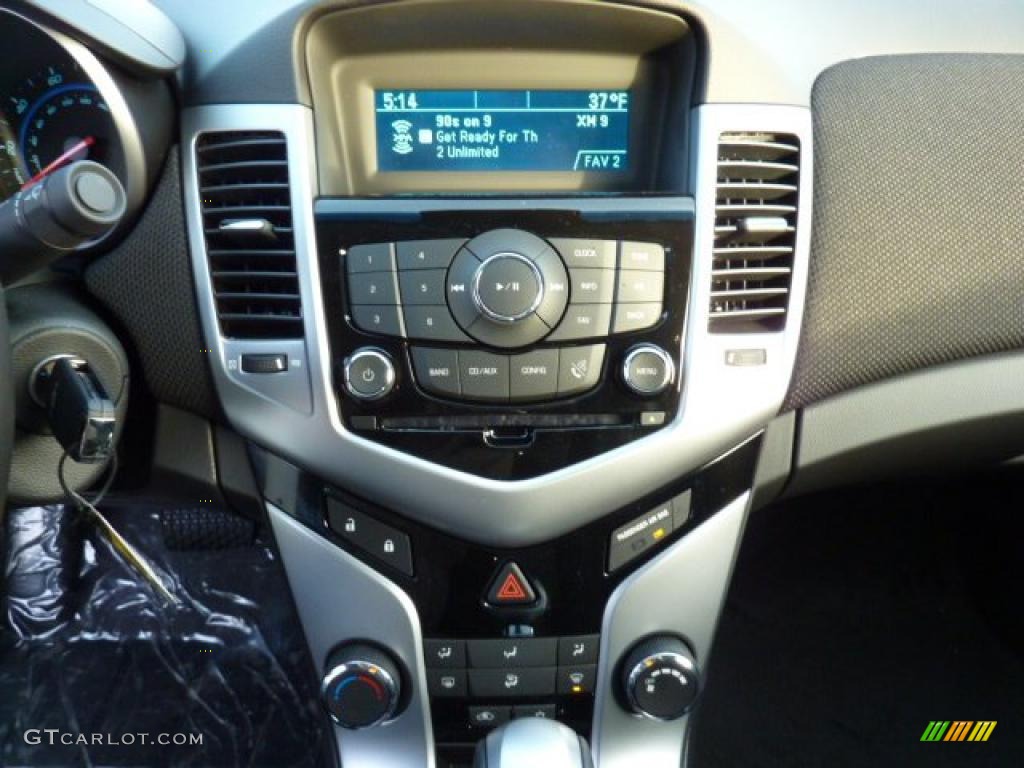 2011 Chevrolet Cruze ECO Controls Photo #46378482